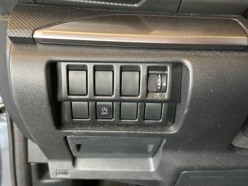 Used 2019 Subaru Forester Premium AWD/4WD image 17