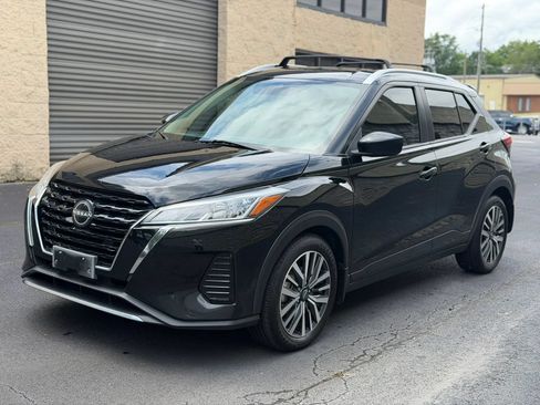 Used 2023 Nissan Kicks SV w/ Interior Electronics Package FWD image 2