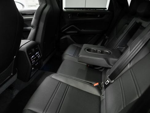 New 2026 Porsche Cayenne GTS AWD/4WD image 33