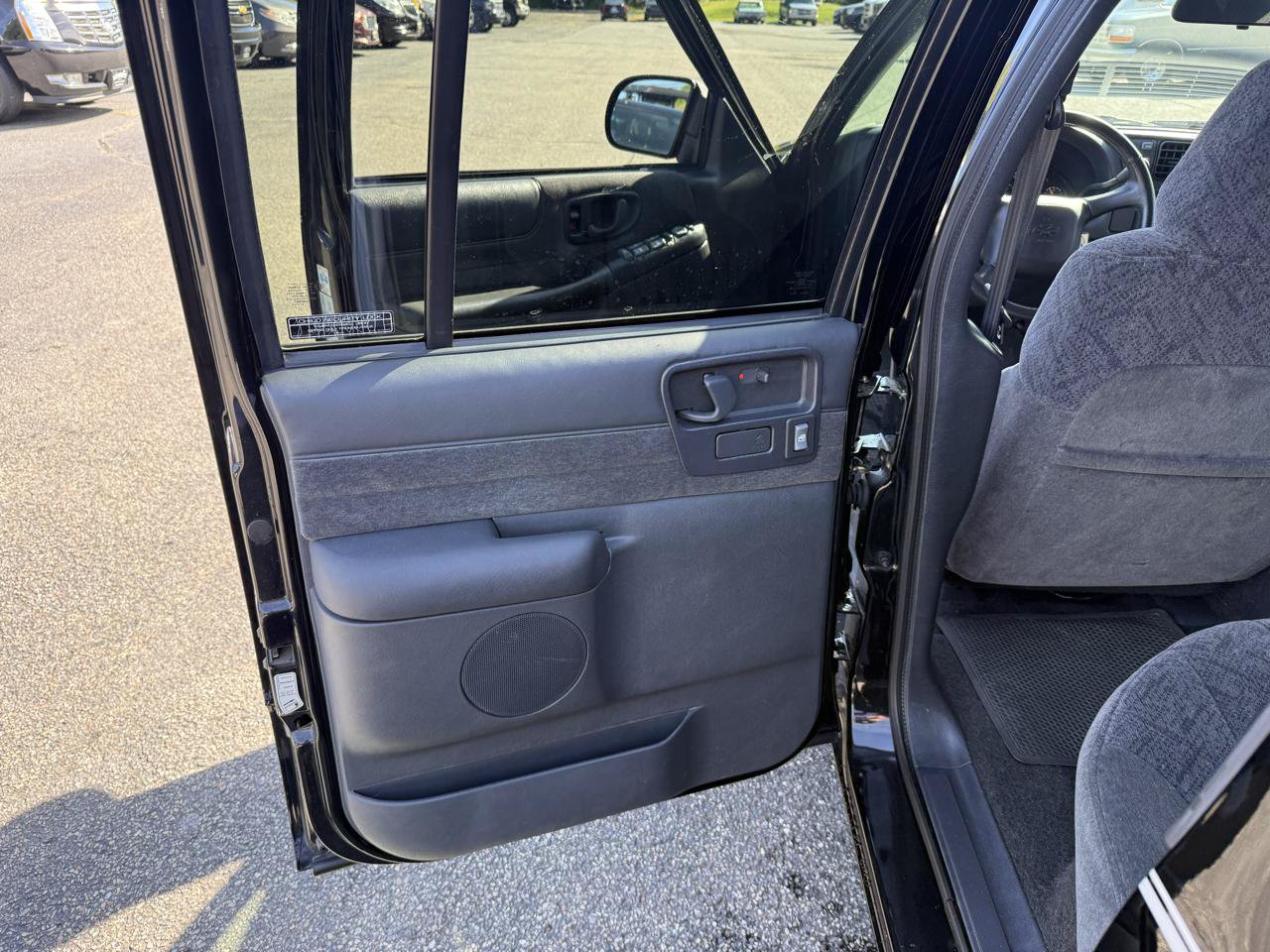 Used 2001 Chevrolet S10 Pickup LS AWD/4WD image 29