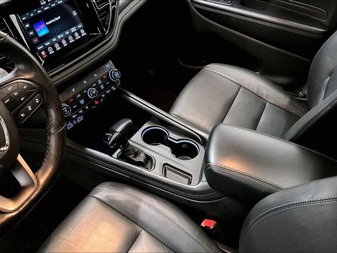 Used 2022 Dodge Durango GT AWD/4WD image 18