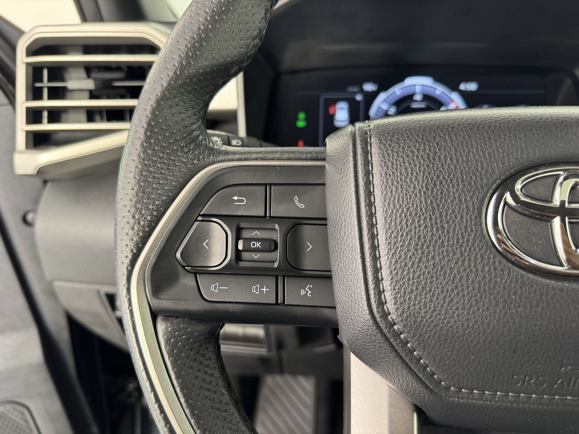 Certified 2025 Toyota Sequoia SR5 AWD/4WD image 29