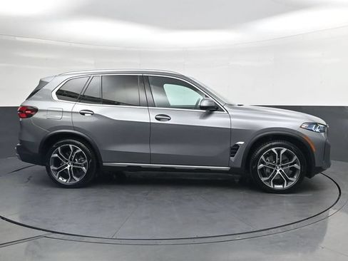 Used 2026 BMW X5 sDrive40i w/ Climate Comfort Package RWD image 3