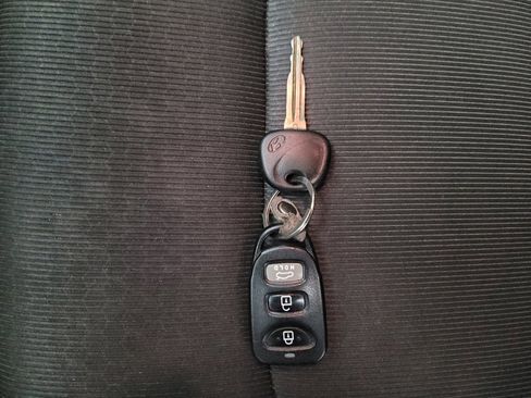 Used 2018 Hyundai Elantra SEL FWD image 32