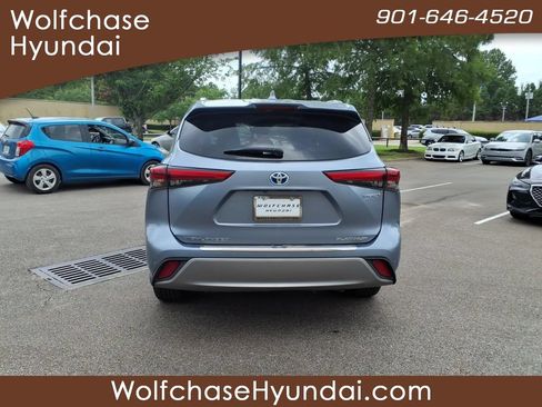 Used 2022 Toyota Highlander Platinum FWD image 4