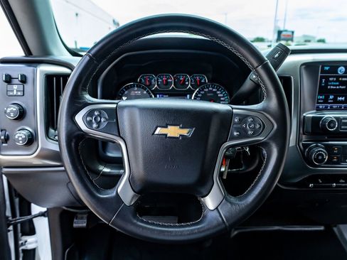 Used 2018 Chevrolet Silverado 1500 LT w/ LT Convenience Package AWD/4WD image 15