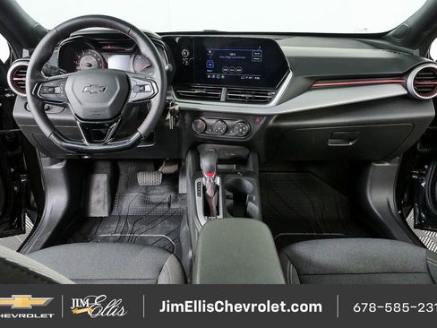 Certified 2025 Chevrolet Trax RS w/ Sunroof Package FWD image 17