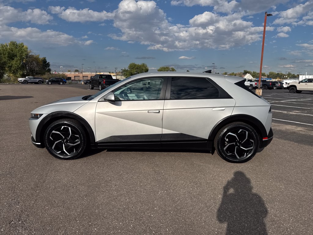 Used 2024 Hyundai Ioniq 5 SEL AWD/4WD image 2