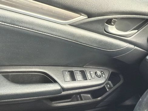 Used 2020 Honda Civic Touring image 21