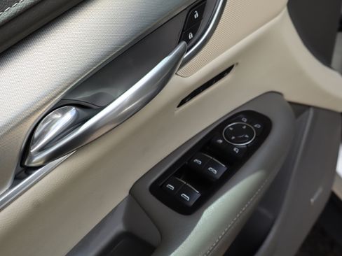 Used 2019 Cadillac XT5 Premium Luxury FWD image 18