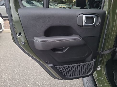 Used 2023 Jeep Wrangler Unlimited Sahara w/ LED Lighting Group AWD/4WD image 11