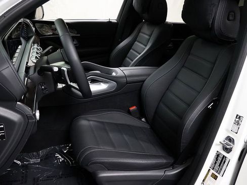Certified 2026 Mercedes-Benz GLS 580 4MATIC image 10
