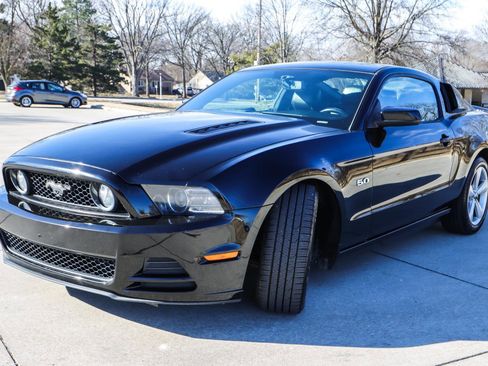Used 2013 Ford Mustang GT Premium w/ Comfort Pkg image 3