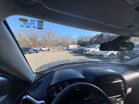 Used 2025 Kia Soul LX w/ LX Technology Package image 31