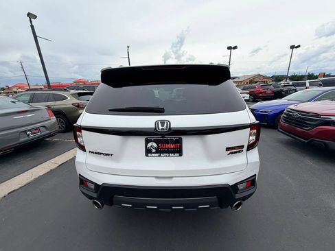 Used 2025 Honda Passport TrailSport image 5