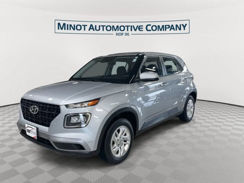 Used 2022 Hyundai Venue SE FWD image 4