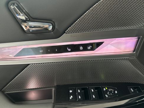 Used 2026 BMW i7 eDrive50 w/ M Sport Package image 14