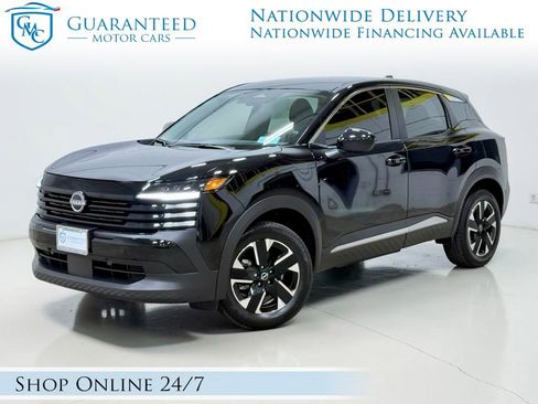 Used 2025 Nissan Kicks SV AWD/4WD image 1