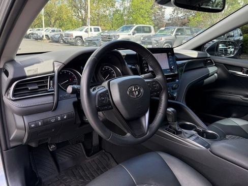 Used 2023 Toyota Camry SE w/ Cold Weather Package FWD image 13