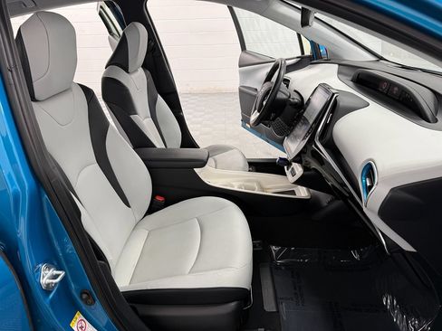 Used 2019 Toyota Prius Prime Advanced w/ Carpet Mat Package FWD image 15