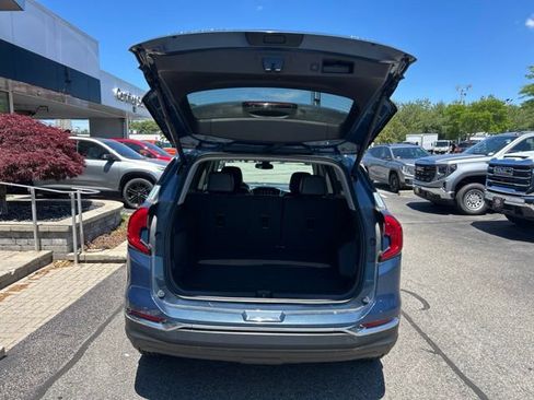 Used 2024 GMC Terrain SLT AWD/4WD image 37