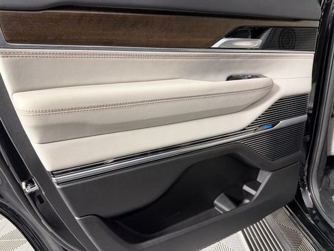 Certified 2023 Jeep Grand Wagoneer 4WD image 31