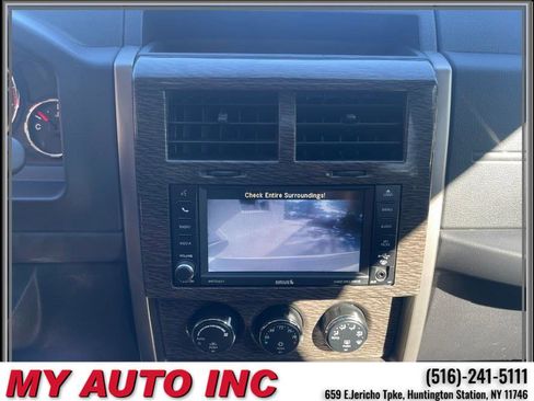 Used 2012 Jeep Liberty Limited w/ Tire & Wheel Group image 17