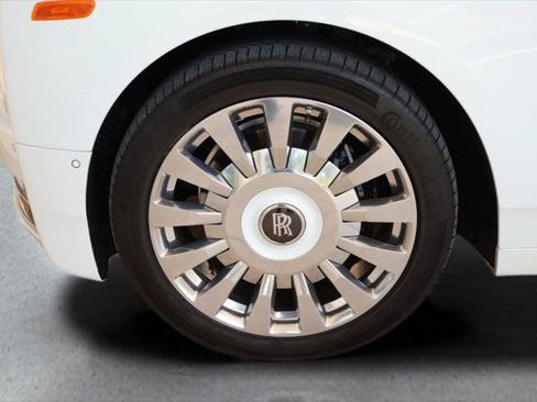 Certified 2023 Rolls-Royce Phantom Extended Wheelbase w/ Leather Finishing Pack RWD image 11