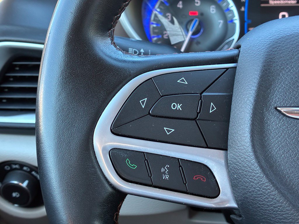 Used 2017 Chrysler Pacifica Touring-L FWD image 22