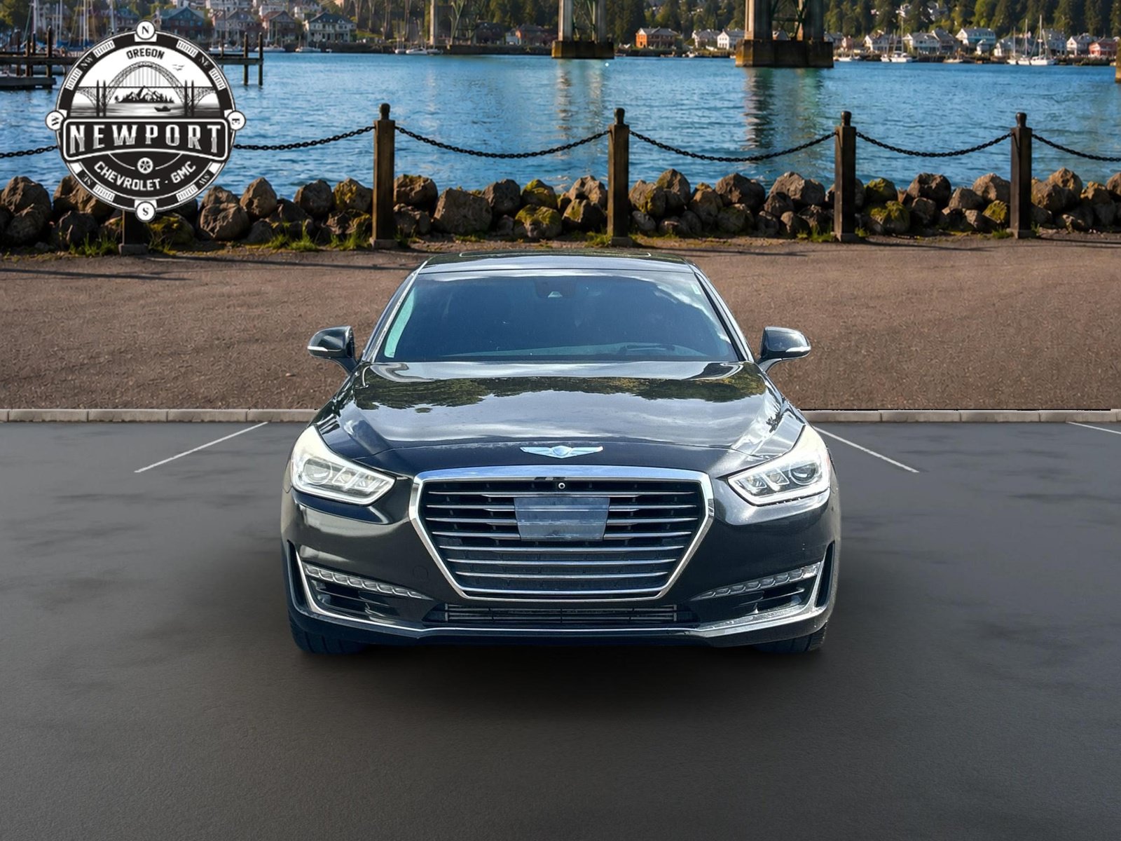 Used 2019 Genesis G90 3.3T Premium RWD image 2