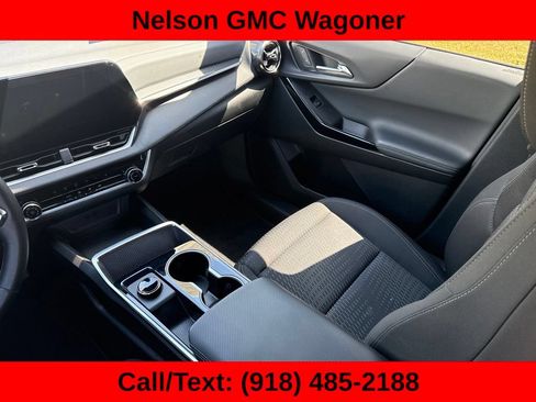 Used 2026 Chevrolet Equinox LT FWD image 17