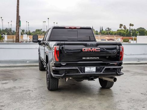 Used 2025 GMC Sierra 2500 AT4 w/ Technology Package AWD/4WD image 7