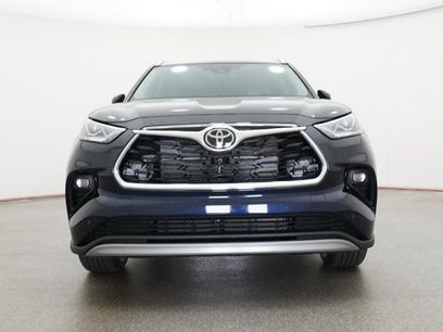 New 2026 Toyota Highlander Platinum