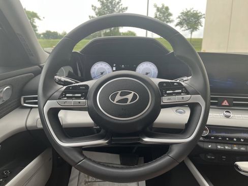 Used 2024 Hyundai Elantra Limited FWD image 21