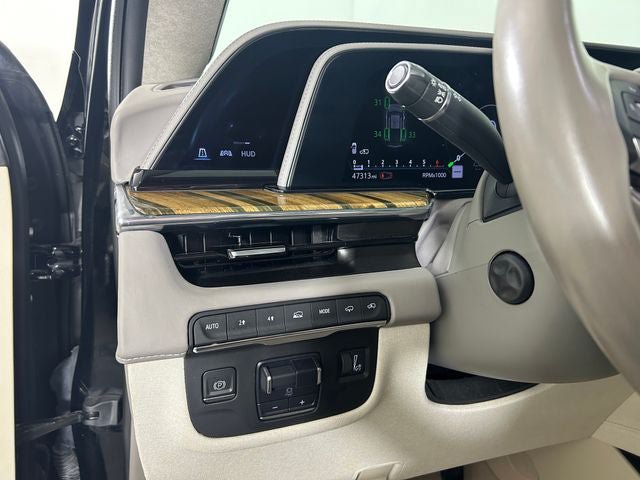 Used 2023 Cadillac Escalade Premium Luxury Platinum AWD/4WD image 17