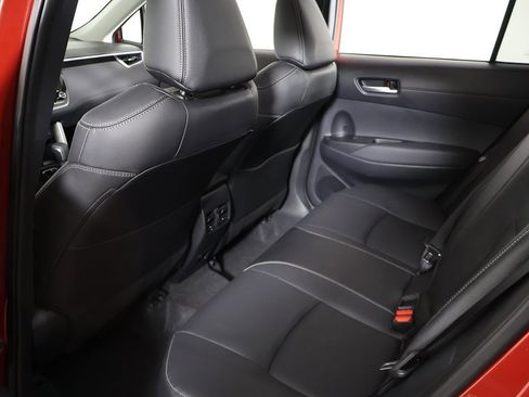 Used 2025 Toyota Corolla Cross XLE image 29