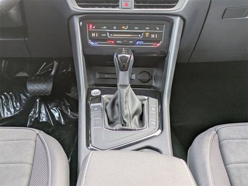 New 2026 Volkswagen Taos SE image 21