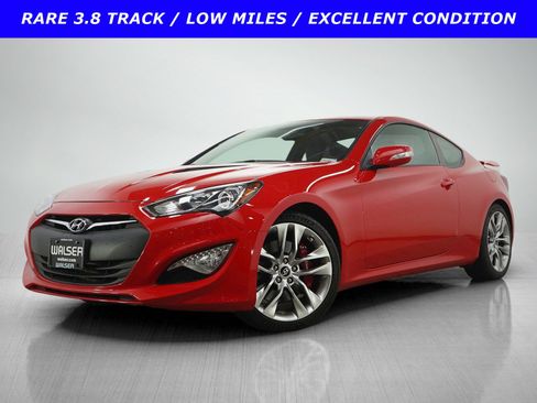Used 2013 Hyundai Genesis 3.8 RWD image 1