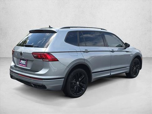 Used 2022 Volkswagen Tiguan SE R-Line FWD image 5