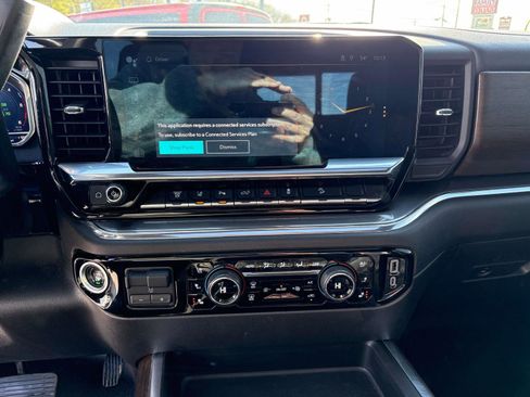 Used 2024 Chevrolet Silverado 2500 High Country w/ High Country Premium Package image 12