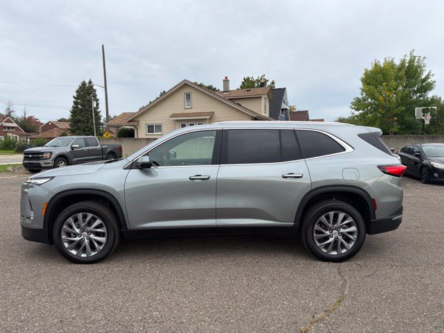 Used 2025 Buick Enclave Preferred AWD/4WD image 4