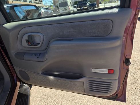 Used 1997 Chevrolet Tahoe 4WD w/ Skid Plate Pkg image 24