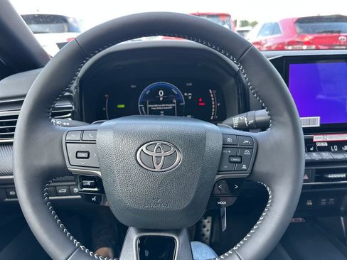 Used 2026 Toyota Camry Hybrid w/ Multimedia Upgrade Package FWD image 12