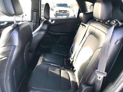 Used 2024 Ford Escape ST-Line image 18