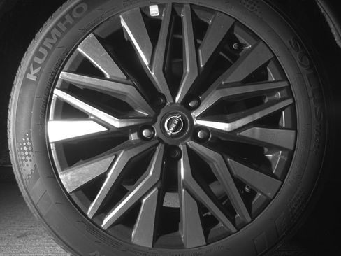 Used 2025 Nissan Altima 2.5 SV FWD image 15