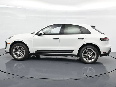 Certified 2023 Porsche Macan AWD/4WD image 8