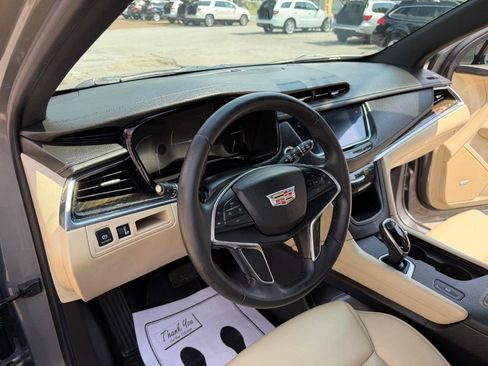 Used 2017 Cadillac XT5 FWD image 26
