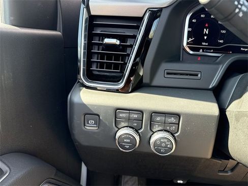 New 2025 GMC Sierra 3500 Denali image 18