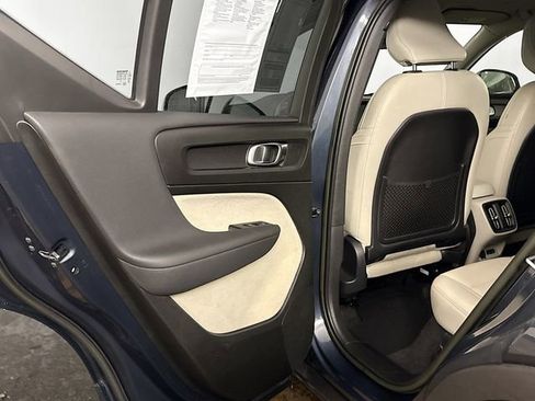 Used 2022 Volvo XC40 T5 Inscription image 30