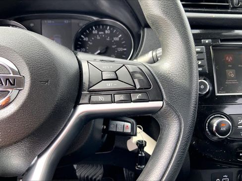 Used 2022 Nissan Rogue Sport S image 24